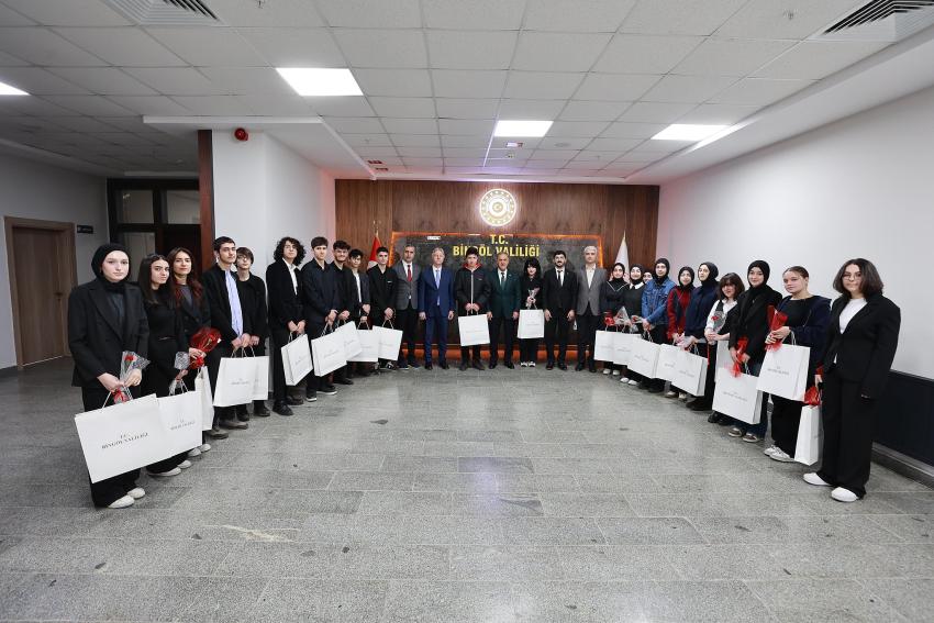 TUBİTAK Şampiyonlarına Ödül Vali Usta: Kader Gayrete Aşıktır