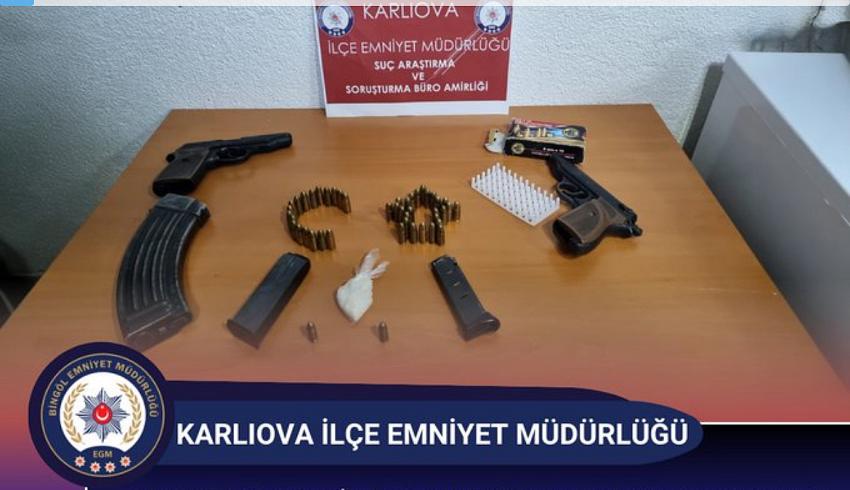 Metamfetamin ile Silah Ele Geçirildi