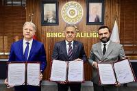 Hemşehrimiz Serdar Turhan 2 Okul Yapacak 