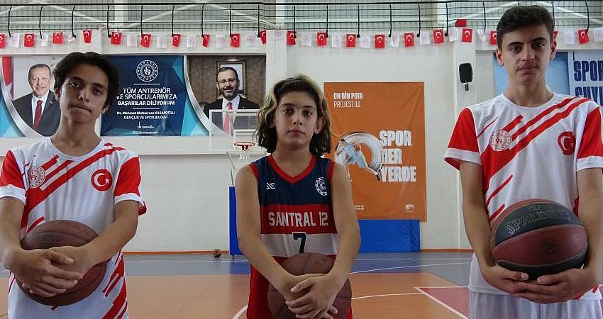 HEDEFLERİ MİLLİ FORMAYI GİYMEK